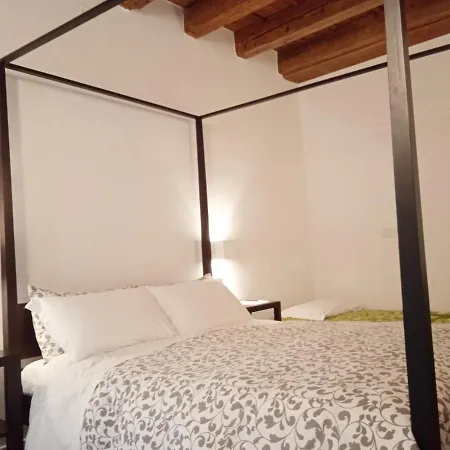 Moira بيرغامو